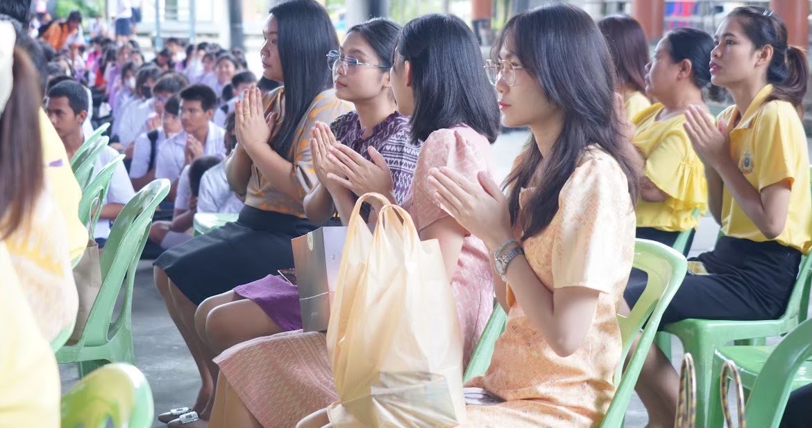 ภาพประกอบผลงานครูลิตาพัชร์