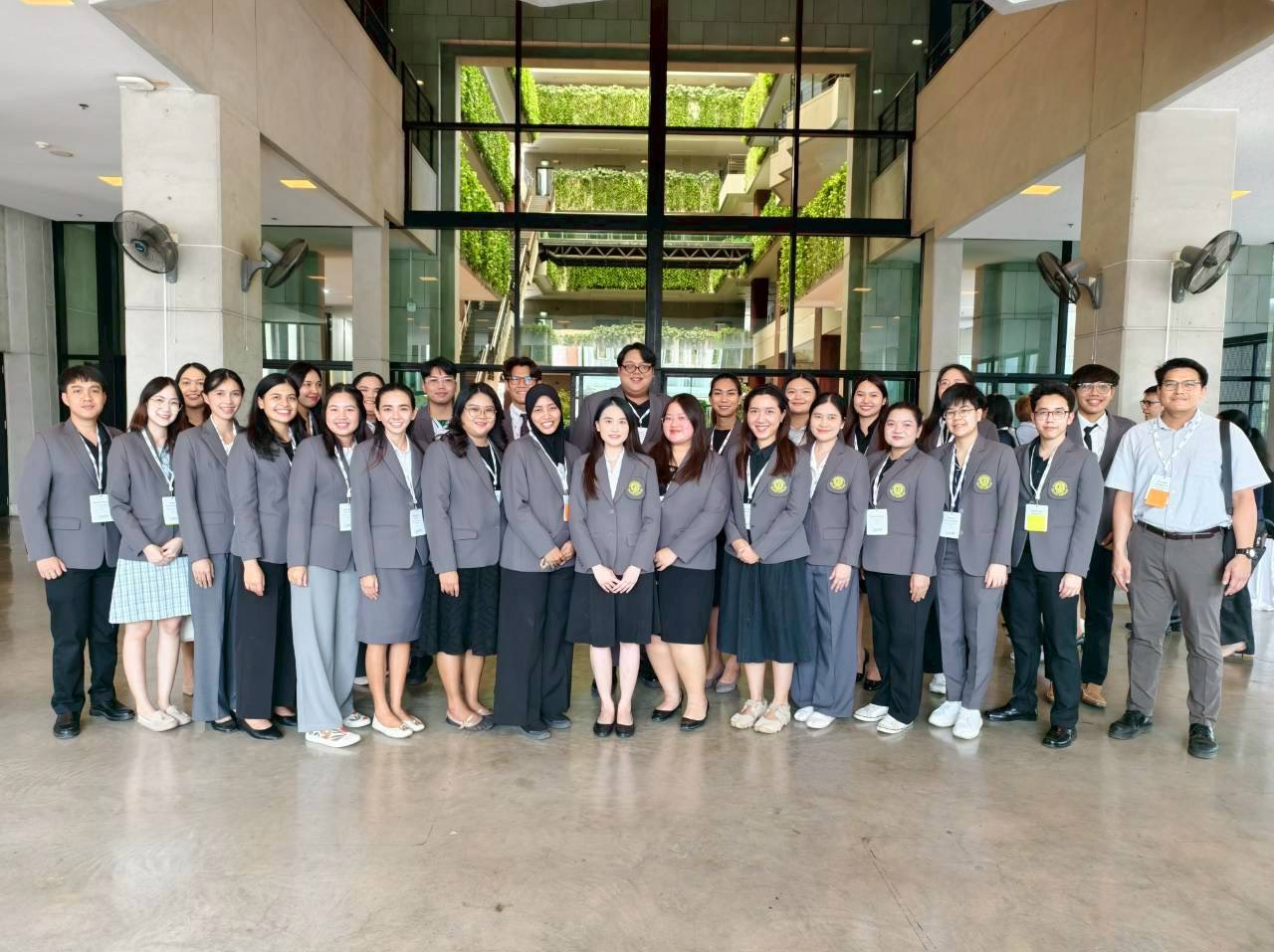 ภาพประกอบผลงานครูลิตาพัชร์
